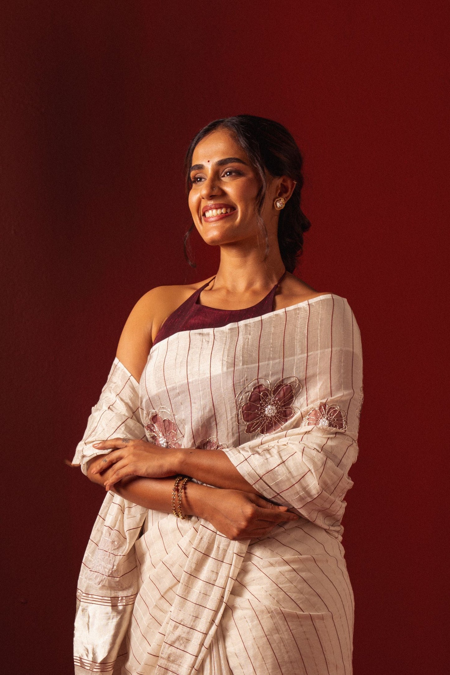 Neelathamara Mizhikal