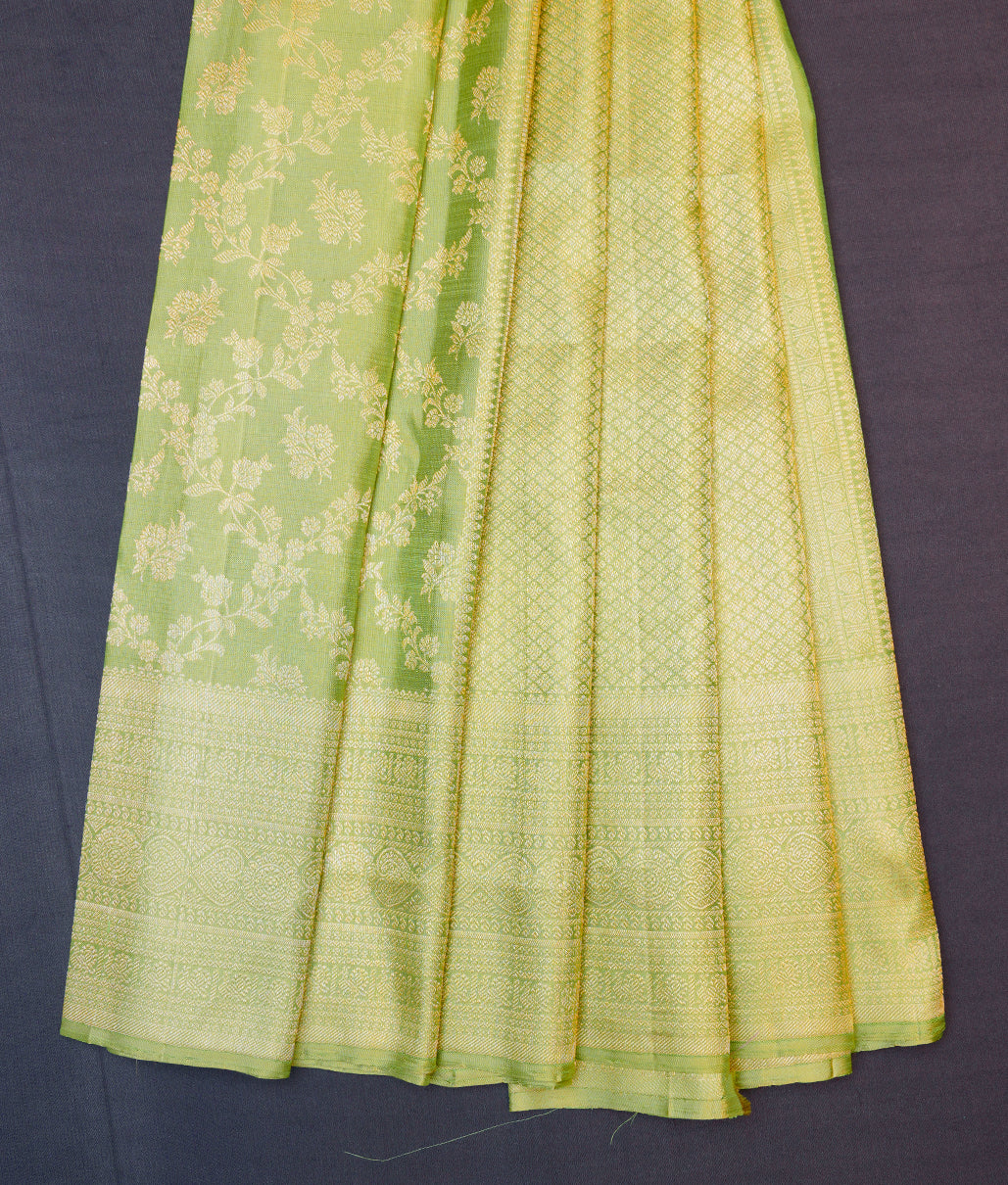 Pastel Cadmium Green Kanchipuram saree